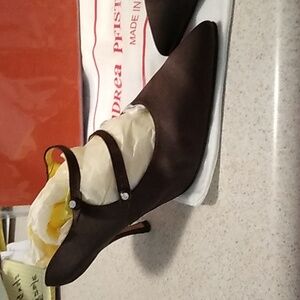 Dark brown satin 👠